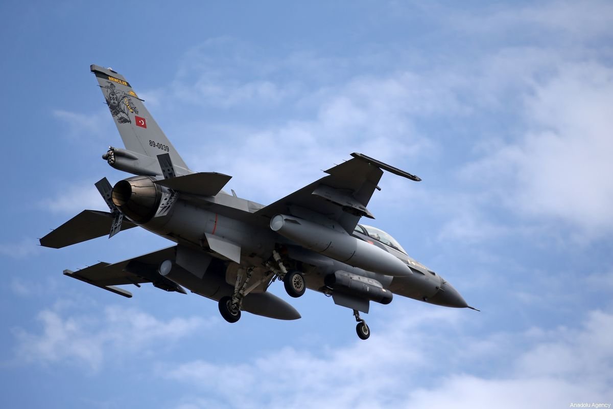 Laporan: Turki Cegah Pesawat Militer Rusia Lintasi Wilayah Udaranya Menuju Suriah